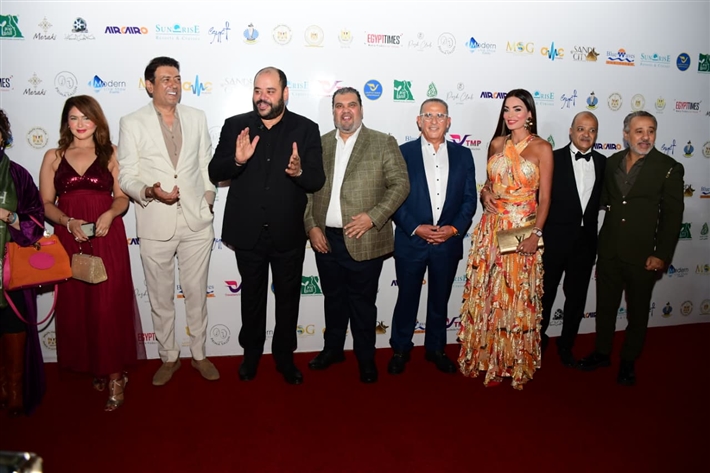تكريم غادة عادل ومحمد ممدوح ونيكول سابا بحضور النجوم في حفل افتتاح مهرجان الغردقة لسينما الشباب