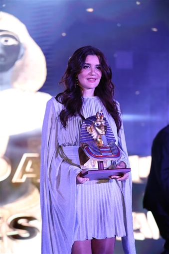 تكريم غادة عادل ومحمد ممدوح ونيكول سابا بحضور النجوم في حفل افتتاح مهرجان الغردقة لسينما الشباب