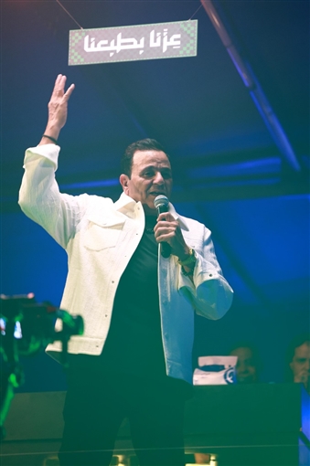 محمد فؤاد يتألق بأغانيه الرومانسية في حفل جماهيري ضخم على كورنيش النيل