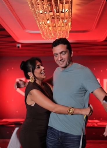 طليق ابنة فنان شهير بدأ مع خالد يوسف وعمل مساعد مخرج في 6 أعمال للزعيم عادل إمام وكان له تجارب بالتمثيل 10 معلومات عن أحمد جمال أحدث أزواج رانيا يوسف