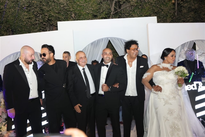 محمد منير يحتفل بحفل زفاف ابن شقيقته بحضور أحمد الشامي وأحمد عصام