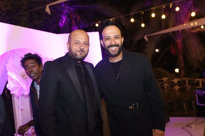 محمد منير يحتفل بحفل زفاف ابن شقيقته بحضور أحمد الشامي وأحمد عصام