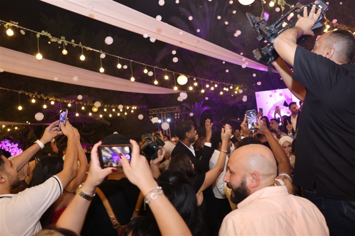 محمد منير يحتفل بحفل زفاف ابن شقيقته بحضور أحمد الشامي وأحمد عصام