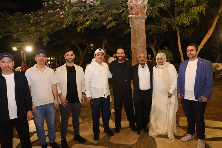 محمد منير يحتفل بحفل زفاف ابن شقيقته بحضور أحمد الشامي وأحمد عصام