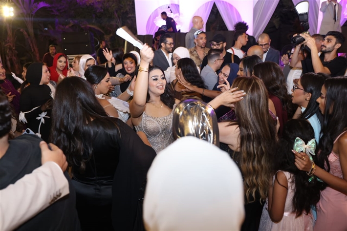 محمد منير يحتفل بحفل زفاف ابن شقيقته بحضور أحمد الشامي وأحمد عصام