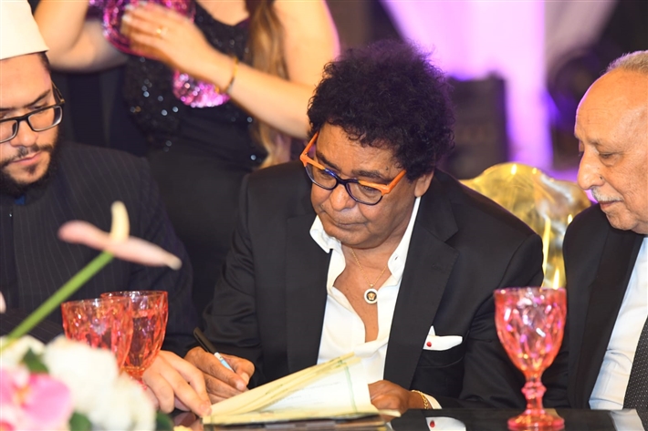 محمد منير يحتفل بحفل زفاف ابن شقيقته بحضور أحمد الشامي وأحمد عصام