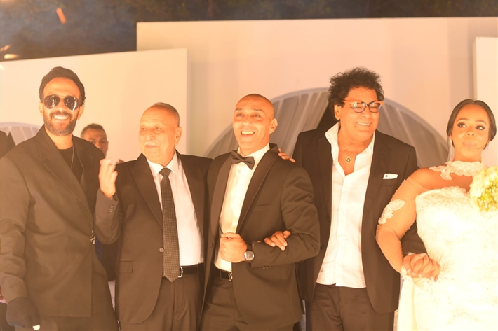 محمد منير يحتفل بحفل زفاف ابن شقيقته بحضور أحمد الشامي وأحمد عصام