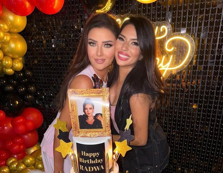 17 صورة من عيد ميلاد رضوى الشربيني الـ44 ياسمين عبد العزيز ضمن الحضور