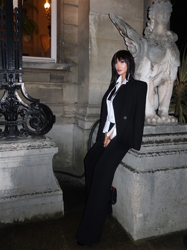 نور الغندور ببدلة من Elisabetta Franchi في أحدث جلسة تصوير بباريس العالم ملكي