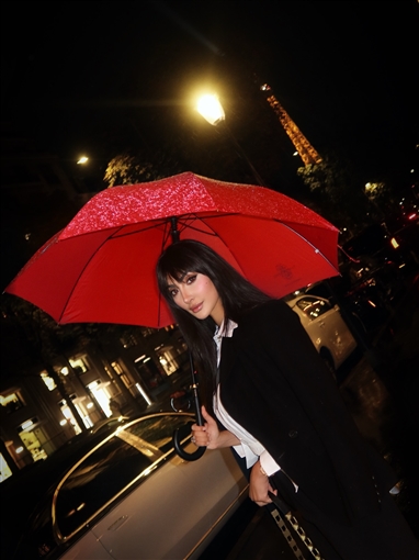 نور الغندور ببدلة من Elisabetta Franchi في أحدث جلسة تصوير بباريس العالم ملكي