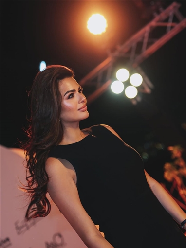 هنادي مهنا بإطلالة أنيقة في حفل تابع لمهرجان القاهرة السينمائي