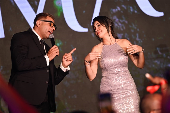  واما في حفل ضخم بالقاهرة الجديدة بحضور دينا فؤاد ومي سليم