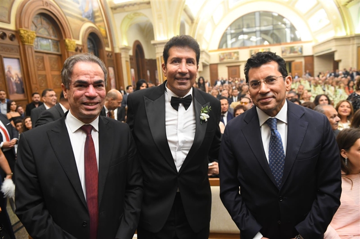 النجوم في حفل زفاف ابن هاني رمزي ... يسرا وريهام حجاج وليلى علوي ولبلبة