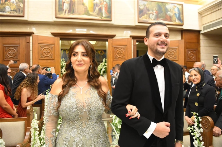 النجوم في حفل زفاف ابن هاني رمزي ... يسرا وريهام حجاج وليلى علوي ولبلبة