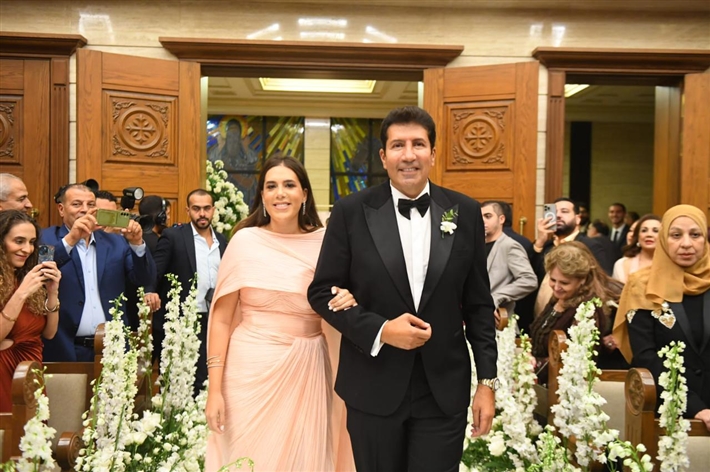 النجوم في حفل زفاف ابن هاني رمزي ... يسرا وريهام حجاج وليلى علوي ولبلبة