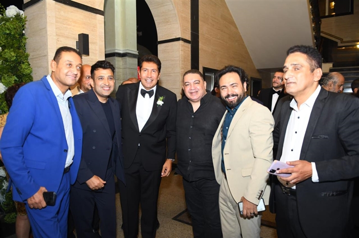 أحمد زاهر وماجد المصري ورامي إمام في حفل زفاف ابن هاني رمزي