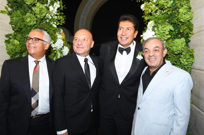 أحمد زاهر وماجد المصري ورامي إمام في حفل زفاف ابن هاني رمزي
