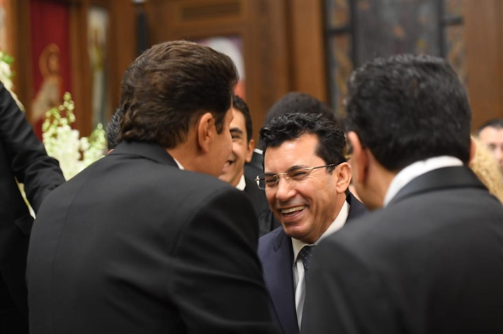 أحمد زاهر وماجد المصري ورامي إمام في حفل زفاف ابن هاني رمزي