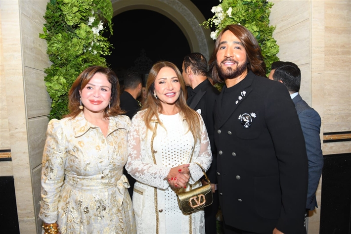 أحمد زاهر وماجد المصري ورامي إمام في حفل زفاف ابن هاني رمزي