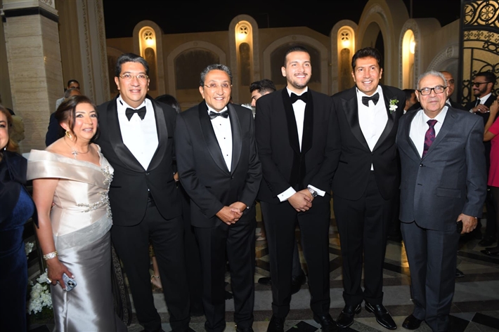 أحمد زاهر وماجد المصري ورامي إمام في حفل زفاف ابن هاني رمزي