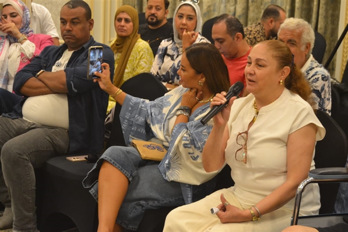 إيمان جمجوم ابنة فيروز الطفلة المعجزة : أنور وجدي احتكرها وكانت أم حازمة وفيلم دهب أحب أعمالها