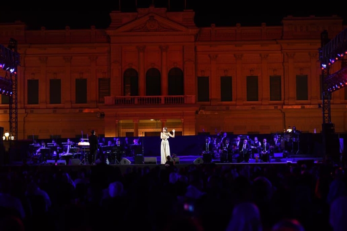 مدحت صالح يفتتح حفل قصر عابدين بـ ولا تسوى دموع و جاى على نفسك 