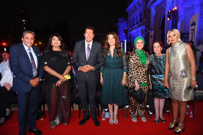 مدحت صالح يفتتح حفل قصر عابدين بـ ولا تسوى دموع و جاى على نفسك 