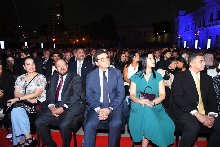 مدحت صالح يفتتح حفل قصر عابدين بـ ولا تسوى دموع و جاى على نفسك 