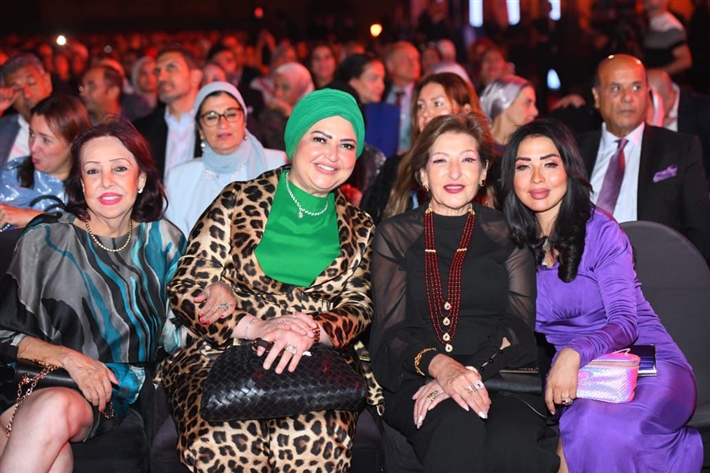 مدحت صالح يفتتح حفل قصر عابدين بـ ولا تسوى دموع و جاى على نفسك 