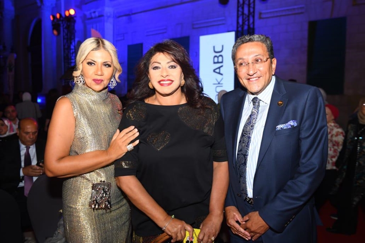 مدحت صالح يفتتح حفل قصر عابدين بـ ولا تسوى دموع و جاى على نفسك 