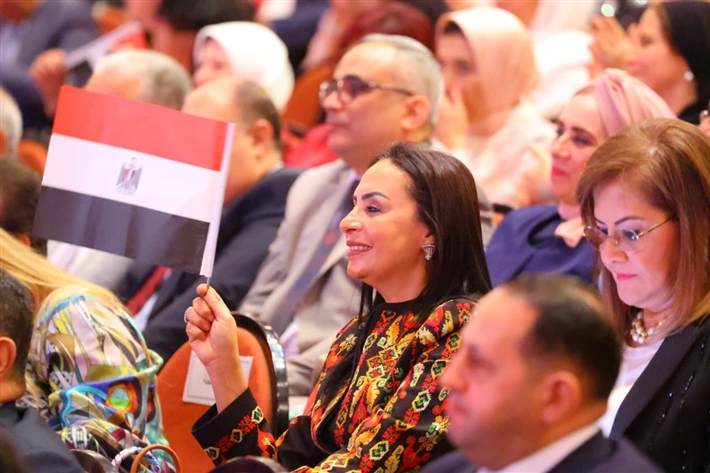 صور - محمد ثروت يشعل مسرح الأوبرا في احتفالية نصر أكتوبر بمشاركة محمد الحلو وهاني شاكر