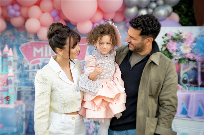 مراد يلدريم يحتفل بعيد ميلاد ابنته ستيتش وإلسا زينا المكان