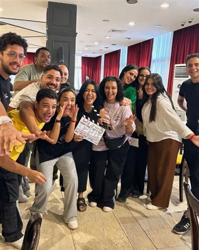 نانسي صلاح تحتفل بانتهاء تصوير دورها في 2 قهوة 