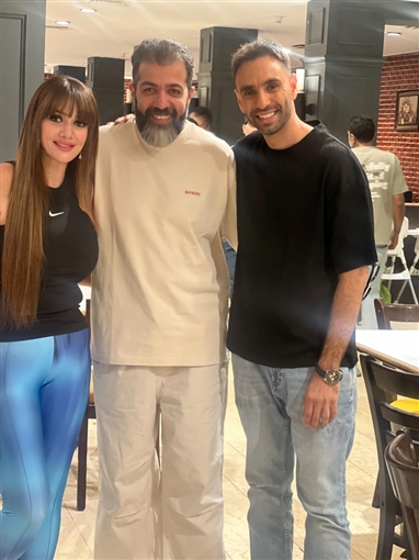 حسناء سيف الدين تحتفل بانتهاء تصوير 2 قهوة 