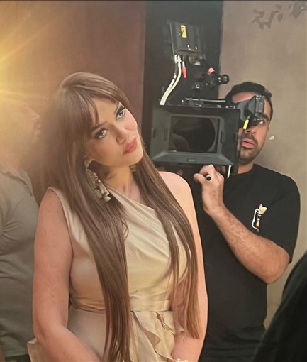 حسناء سيف الدين تحتفل بانتهاء تصوير 2 قهوة 