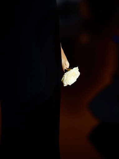 نانسي عجرم تتألق بفستان أسود في حفلها الغنائي بعمان