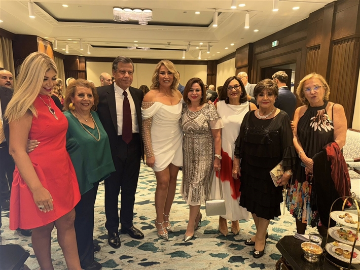 يسرا وحسين فهمي وإلهام شاهين ودينا من بينهم النجوم في عقد قران إيناس الدغيدي