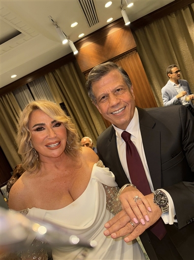 يسرا وحسين فهمي وإلهام شاهين ودينا من بينهم النجوم في عقد قران إيناس الدغيدي