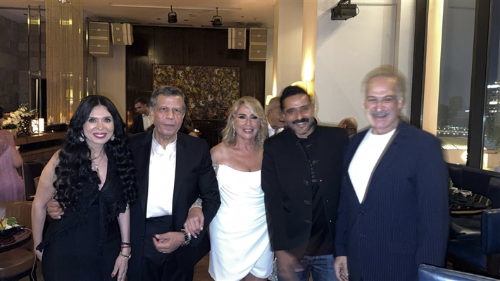 يسرا وحسين فهمي وإلهام شاهين ودينا من بينهم النجوم في عقد قران إيناس الدغيدي