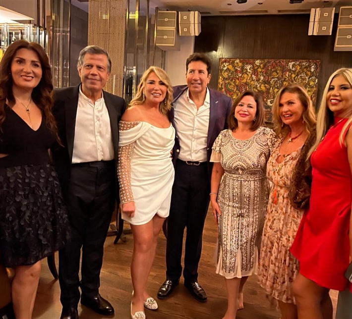 يسرا وحسين فهمي وإلهام شاهين ودينا من بينهم النجوم في عقد قران إيناس الدغيدي