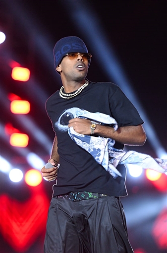 بحضور هيدي كرم ورانيا منصور... تامر حسني وعفروتو واحمد عصام في حفل كامل العدد ببورتو السخنة