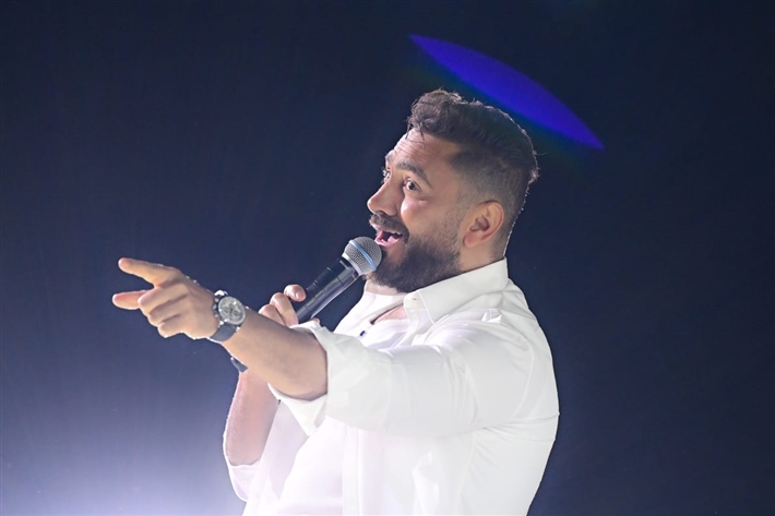 بحضور هيدي كرم ورانيا منصور... تامر حسني وعفروتو واحمد عصام في حفل كامل العدد ببورتو السخنة