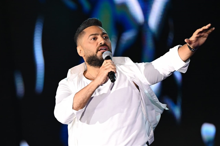 بحضور هيدي كرم ورانيا منصور... تامر حسني وعفروتو واحمد عصام في حفل كامل العدد ببورتو السخنة