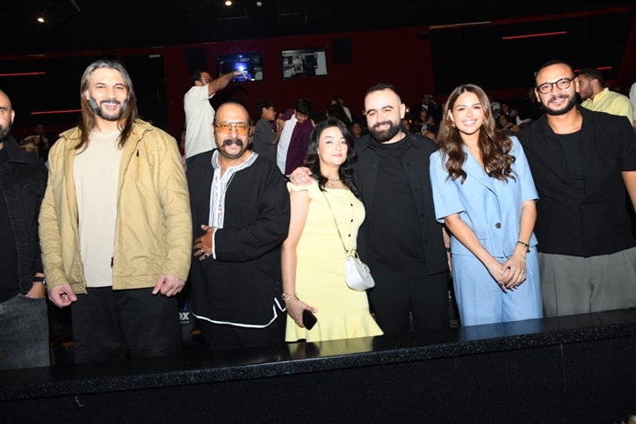 أمير كرارة وأحمد خالد صالح وجنات يساندون هنادي مهنا وأحمد صلاح حسني في عرض أوسكار عودة الماموث 