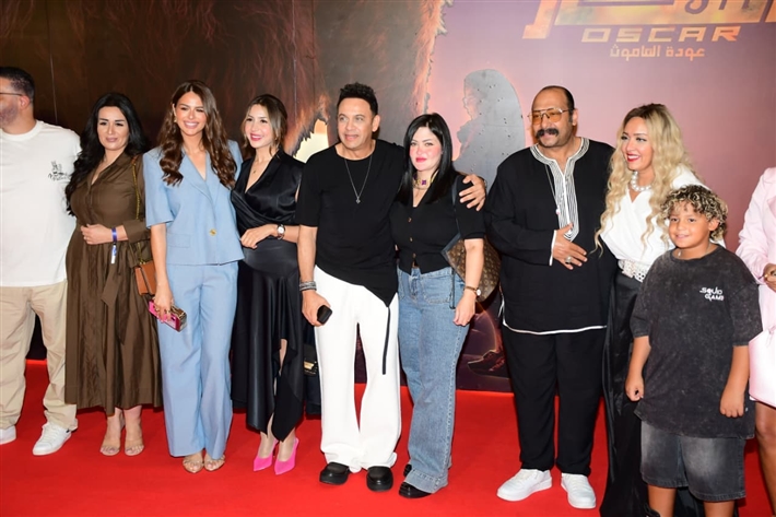 أمير كرارة وأحمد خالد صالح وجنات يساندون هنادي مهنا وأحمد صلاح حسني في عرض أوسكار عودة الماموث 