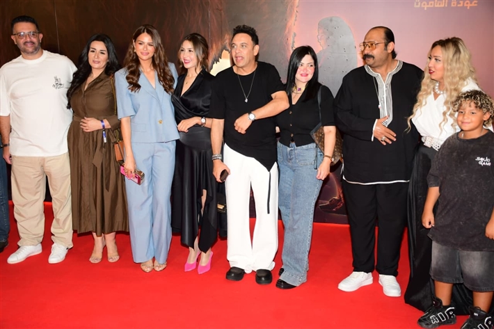 أمير كرارة وأحمد خالد صالح وجنات يساندون هنادي مهنا وأحمد صلاح حسني في عرض أوسكار عودة الماموث 