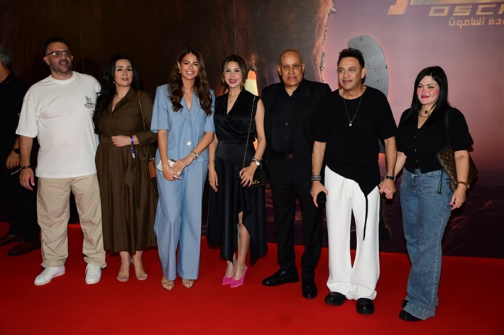 أمير كرارة وأحمد خالد صالح وجنات يساندون هنادي مهنا وأحمد صلاح حسني في عرض أوسكار عودة الماموث 