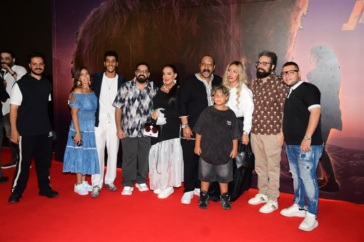 أمير كرارة وأحمد خالد صالح وجنات يساندون هنادي مهنا وأحمد صلاح حسني في عرض أوسكار عودة الماموث 