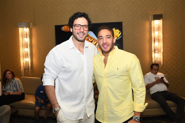 أمير كرارة وأحمد خالد صالح وجنات يساندون هنادي مهنا وأحمد صلاح حسني في عرض أوسكار عودة الماموث 