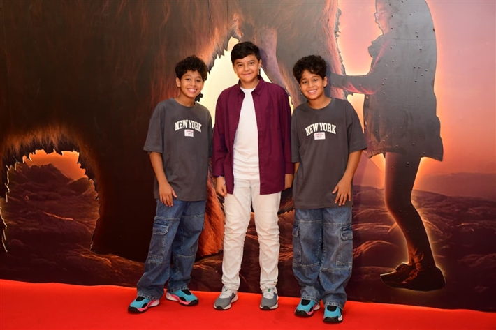 أمير كرارة وأحمد خالد صالح وجنات يساندون هنادي مهنا وأحمد صلاح حسني في عرض أوسكار عودة الماموث 